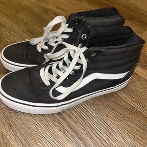 Womens High Top Black Vans! Size 9.